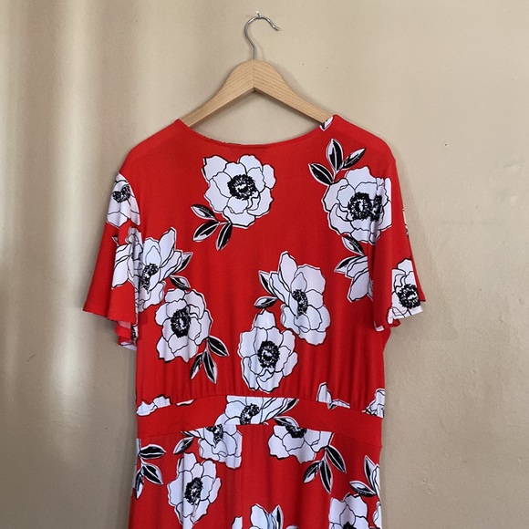 Beautiful faux wrap dress - Picture 2 of 4